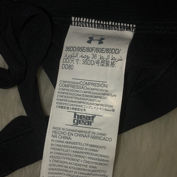 Under Armour sports bra with bra clasp and mesh racer back w/ padding, like new! - Picture 7 of 7